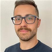 Laureato Magistrale in chimica, impartisce lezioni di chimica per scuole superiori ed università